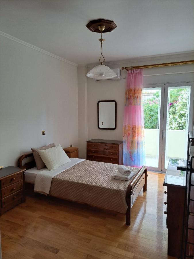 Seaview Flora'S Luxury Apartment-300Meters From The Beach Rethymno Exterior foto
