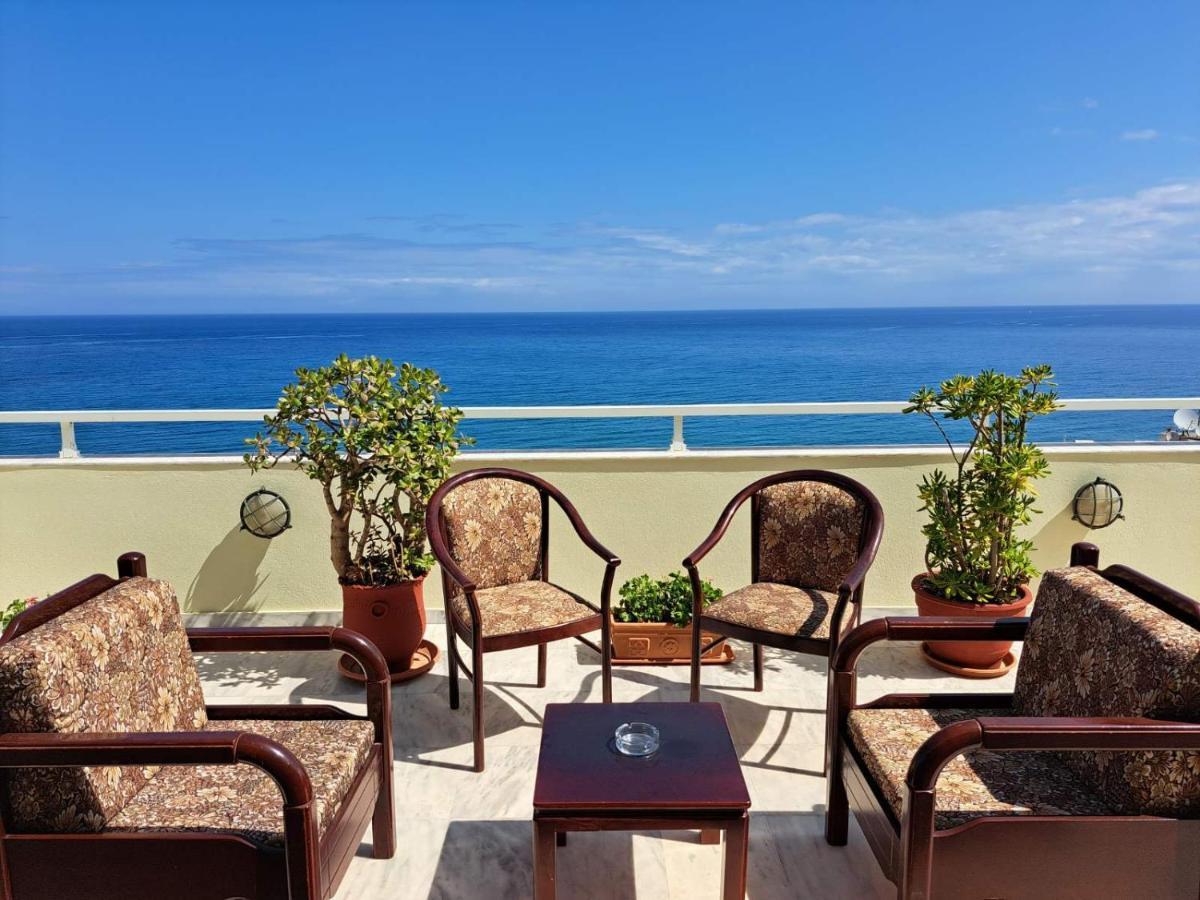 Seaview Flora'S Luxury Apartment-300Meters From The Beach Rethymno Exterior foto
