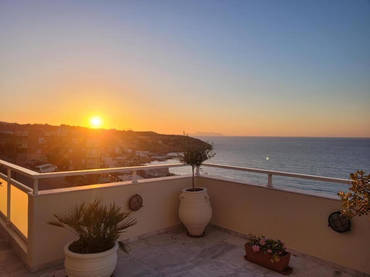 Seaview Flora'S Luxury Apartment-300Meters From The Beach Rethymno Exterior foto